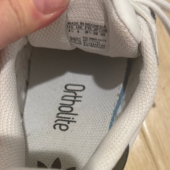 Adidas Superstar Classic Sneakers - Picture 4 of 7